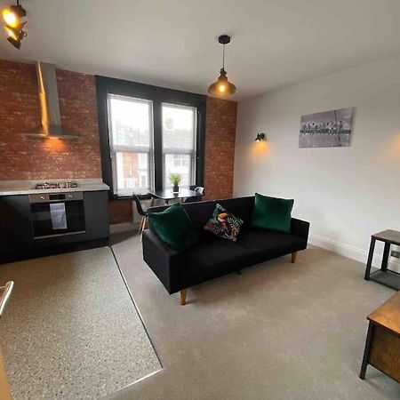 1 Bed Flat With Parking Near Town Centre Lejlighed Emsworth Eksteriør billede