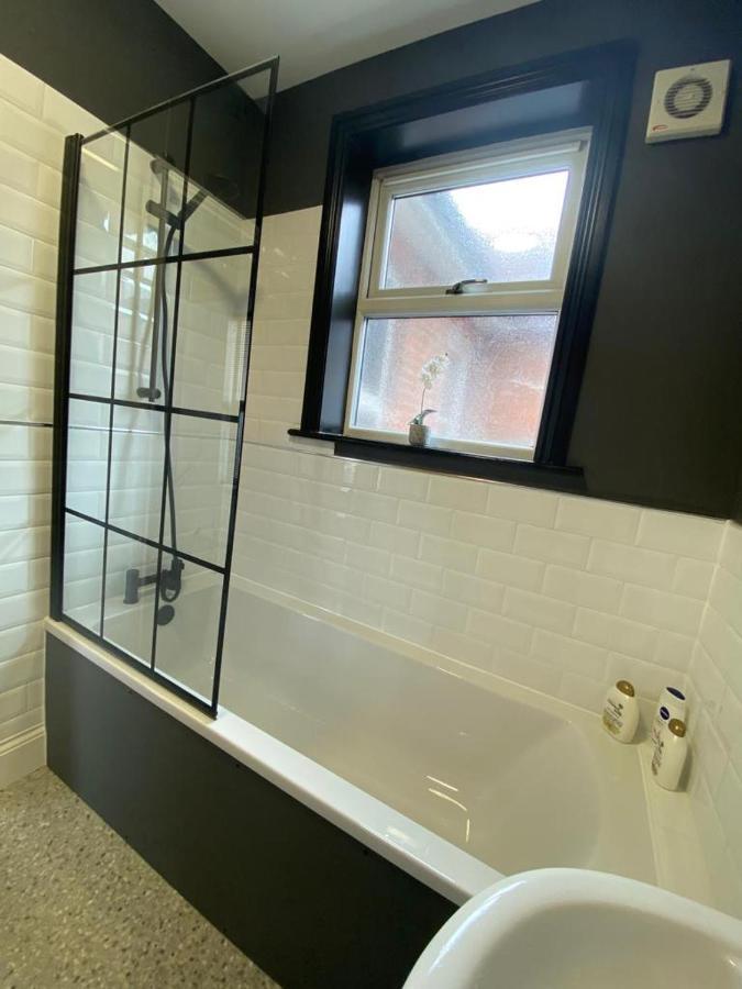 1 Bed Flat With Parking Near Town Centre Lejlighed Emsworth Eksteriør billede