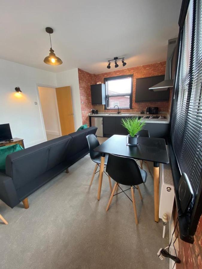 1 Bed Flat With Parking Near Town Centre Lejlighed Emsworth Eksteriør billede